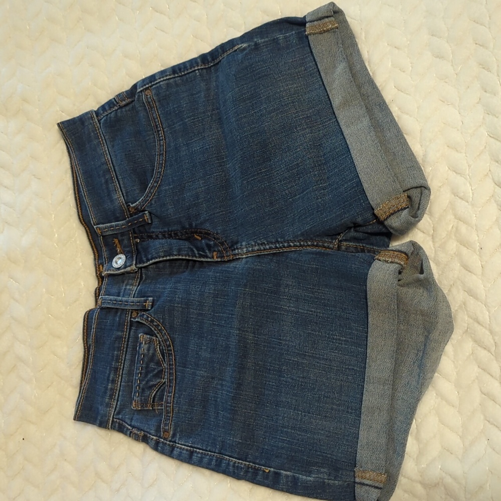 Levi's Perfectly Slimming Shorts - 2